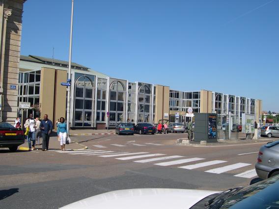  partie moderne de la gare SNCF